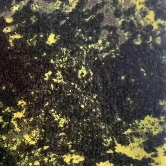 Alo Airbrush womens Capri leggings, yellow, black and grey, size Small - Picture 6 of 9